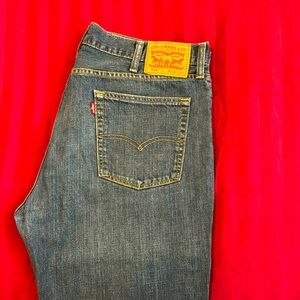 Men’s Levi jeans 38x30 Style 514
